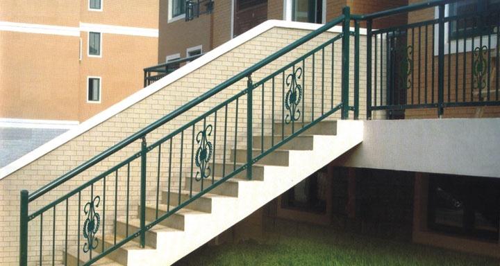 湖南常德小区住宅楼梯护栏案例 - 中出网-智能出入口与停车充电门户