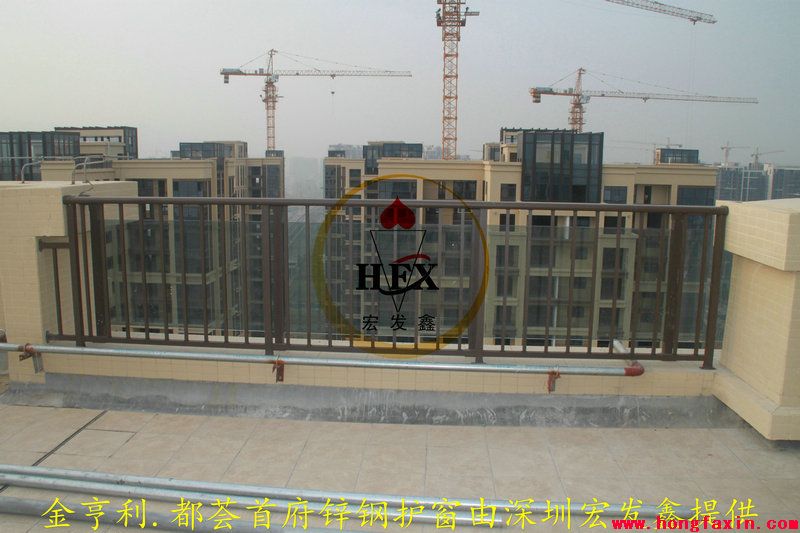 深圳金享利锌钢阳台护栏案例 - 中出网-智能出入口与停车充电门户