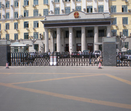 热烈祝贺哈尔滨出安智能电动伸缩门进驻黑龙江省政府