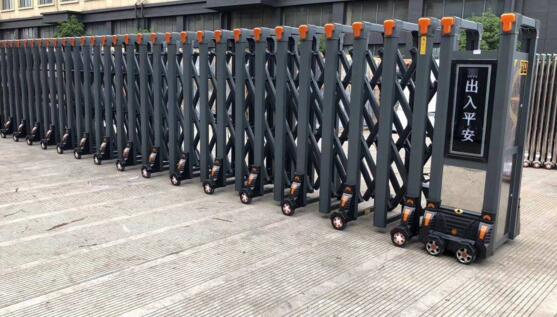 景瑞镜溪绿汀选择杭州出安智能伸缩门是明智之举