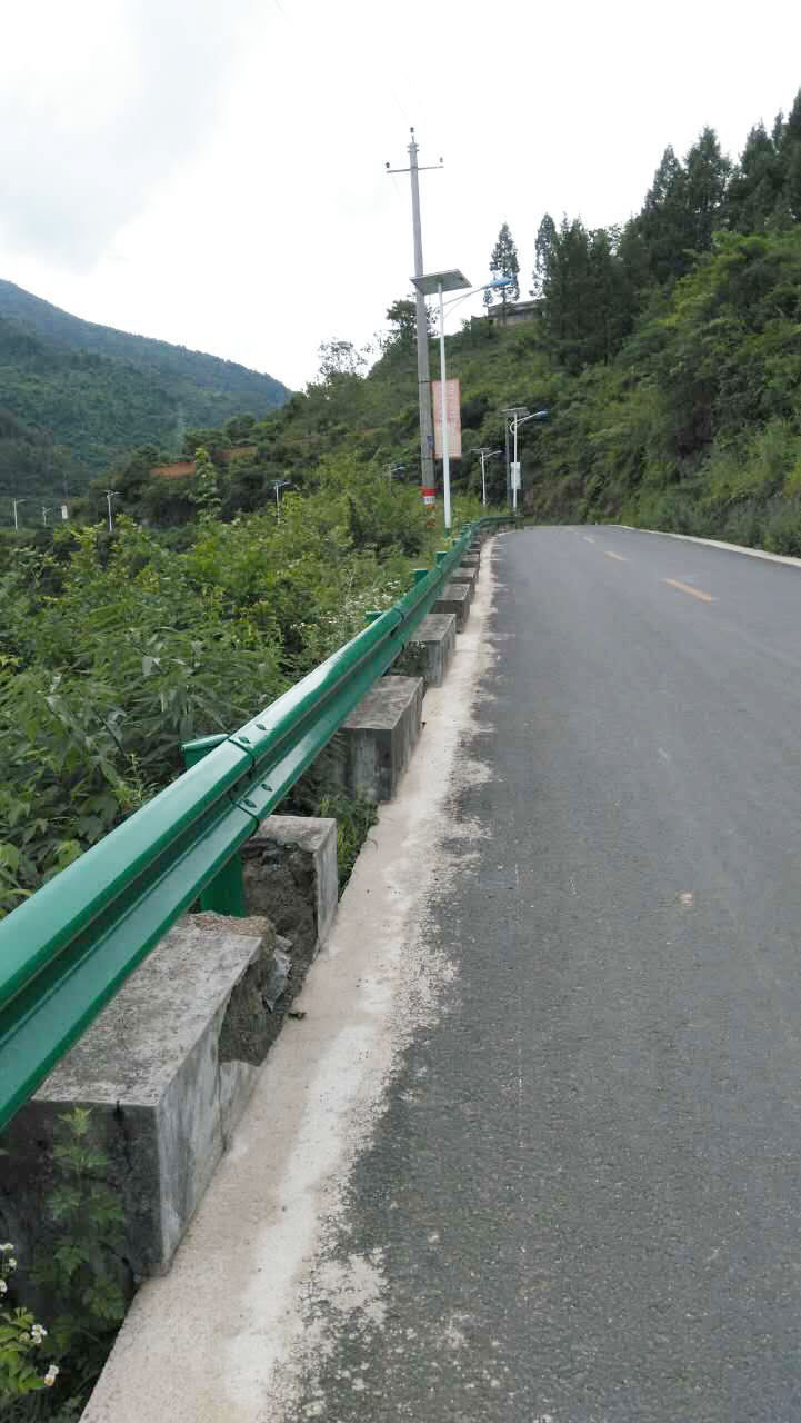 高速公路护栏厂家