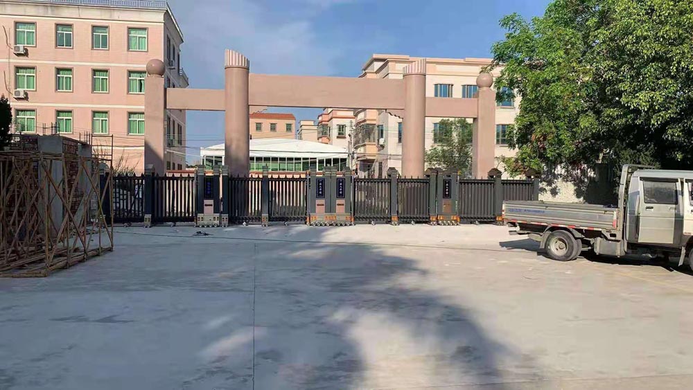 金碧辉煌工程案例 - 中出网-智能出入口与停车充电门户