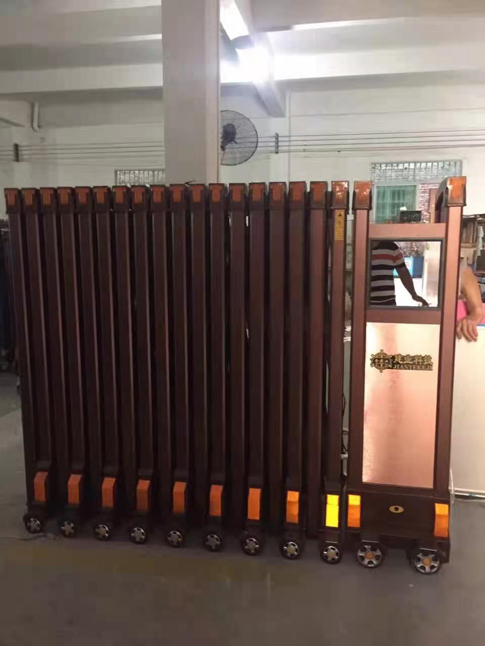 步步高系列案例 - 中出网-智能出入口与停车充电门户