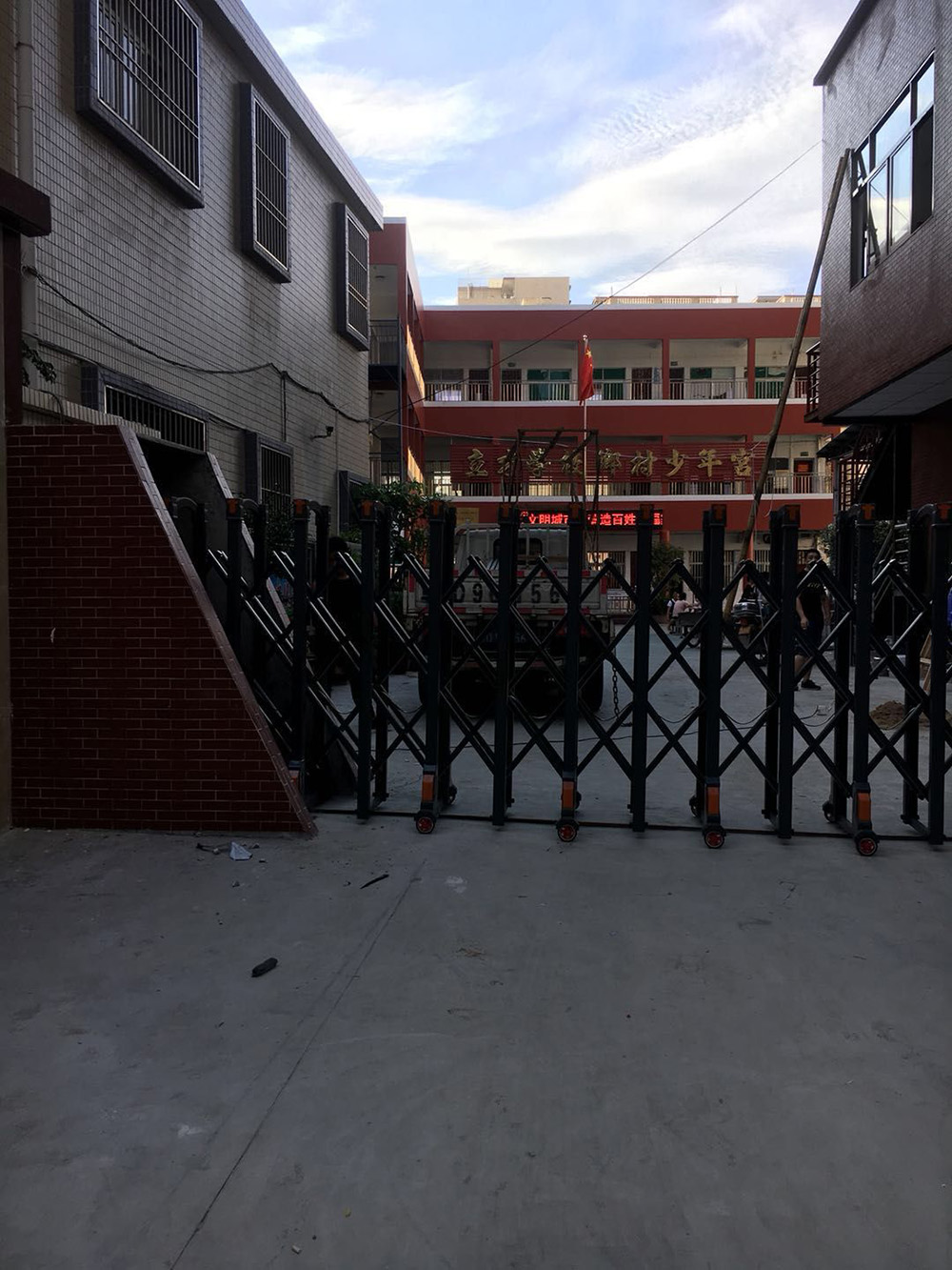 步步高系列案例 - 中出网-智能出入口与停车充电门户