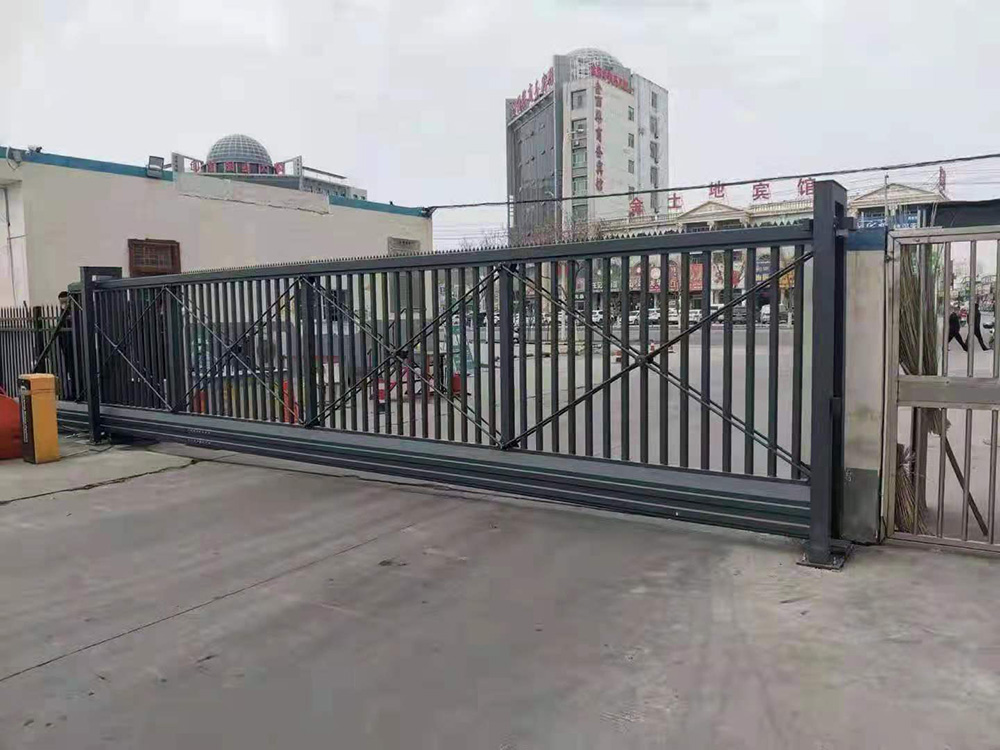 悬浮门系列工程案例 - 中出网-智能出入口与停车充电门户