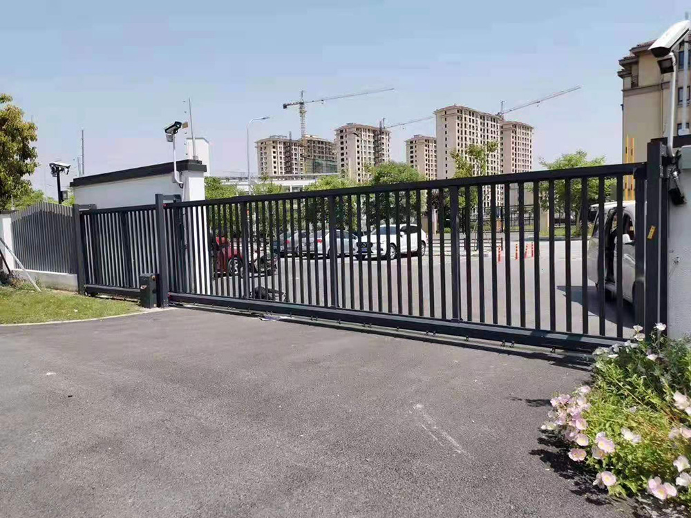 悬浮门系列工程案例 - 中出网-智能出入口与停车充电门户