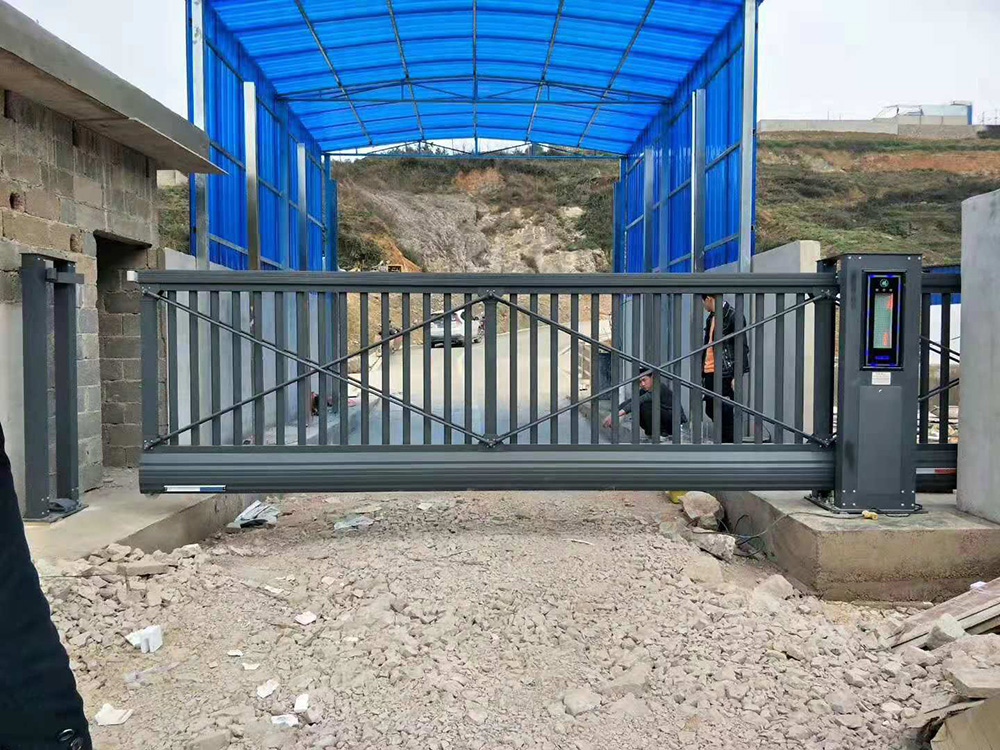 悬浮门系列工程案例 - 中出网-智能出入口与停车充电门户