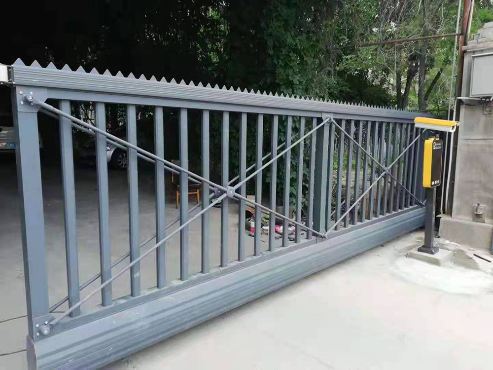 悬浮门系列工程案例 - 中出网-智能出入口与停车充电门户