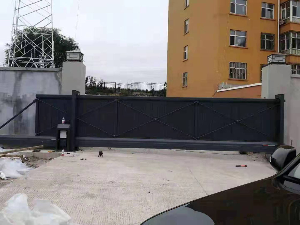 悬浮门系列案例 - 中出网-智能出入口与停车充电门户