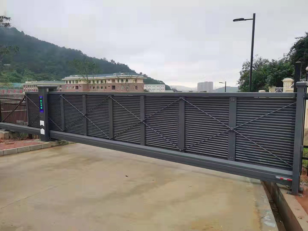 悬浮门系列案例 - 中出网-智能出入口与停车充电门户