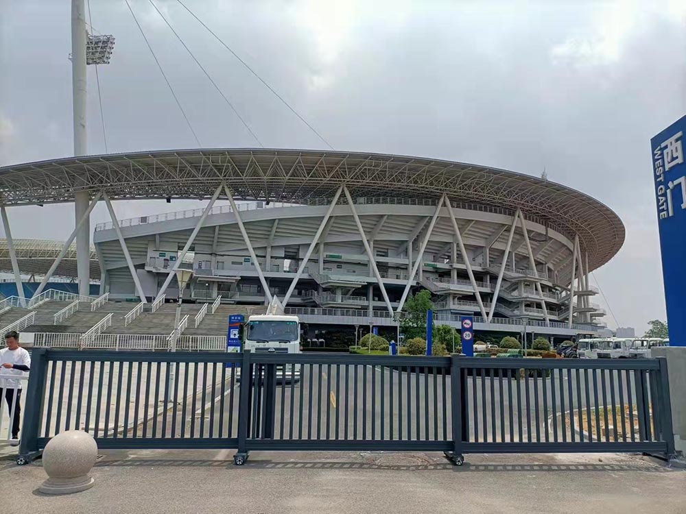 段滑门系列案例 - 中出网-智能出入口与停车充电门户