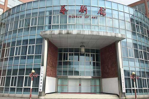 湖南信息学院铝合金卷帘门案例 - 中出网-智能出入口与停车充电门户