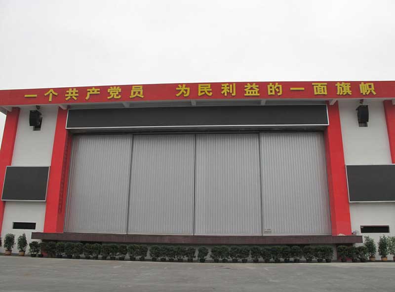 无锡出安智能为无锡华西村舞台安装工业门