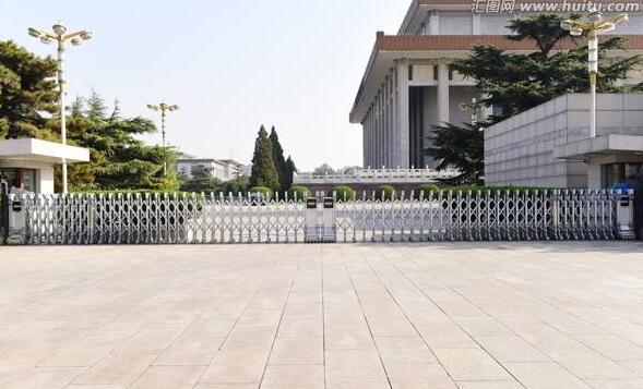 温州出安智能为温州市铁路与轨道交通投资集团有限公司添上电动伸缩门