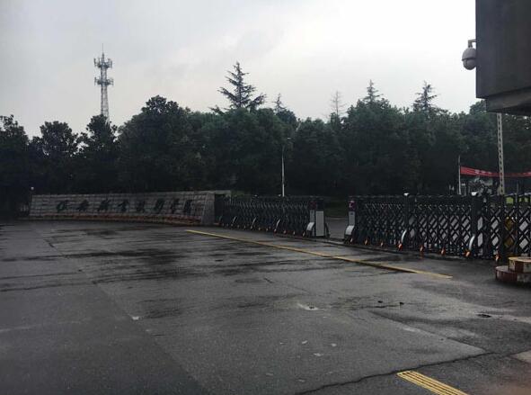 绍兴出安智能电动伸缩门给绍兴职业技术学院项目不一样的体验
