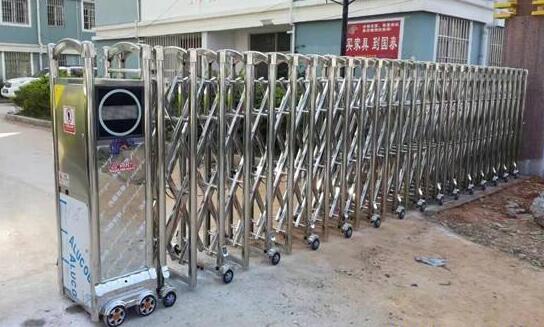 绍兴出安智能伸缩门在星尚镜廷府的高效应用