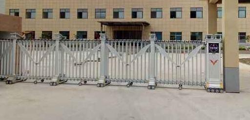 嘉兴出安智能电动伸缩门闪亮在嘉兴辅成小学大门口