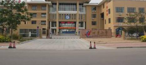庆贺东营丽景小学启用东营出安智能伸缩门