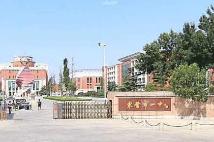 东营出安智能伸缩门成为东营市第一中学的“新宠”