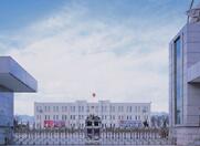 装甲六师修理营大门口的电动伸缩门由沧州出安智能提供