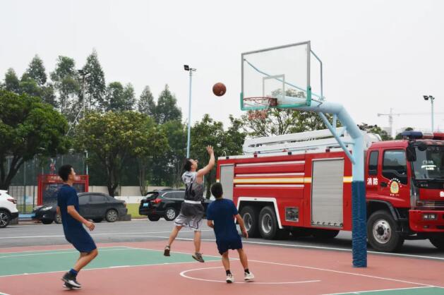 荣高门窗与区消防大队举办篮球联谊赛