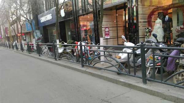感谢连云港新海路选用连云港出安智能道路护栏