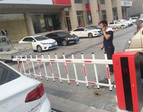 喜迎许昌出安智能栏栅道闸进驻许昌怡通集团