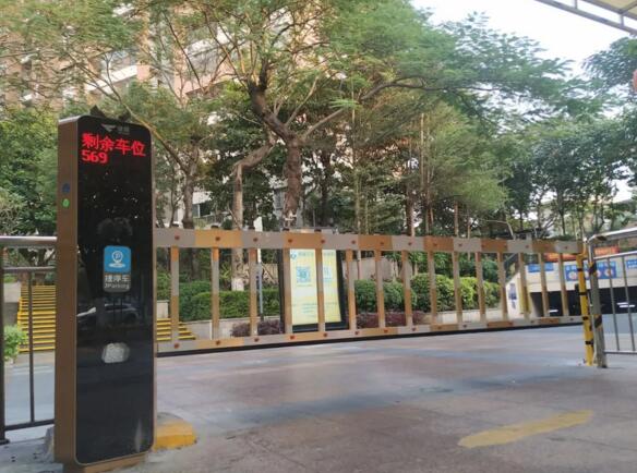 图为佛山万科金域华府小区项目改造后