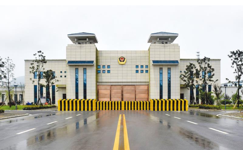 防撞墙工程 - 中出网-智能出入口与停车充电门户