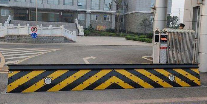 路障机 - 中出网-智能出入口与停车充电门户