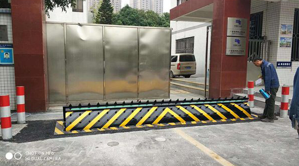 路障机 - 中出网-智能出入口与停车充电门户