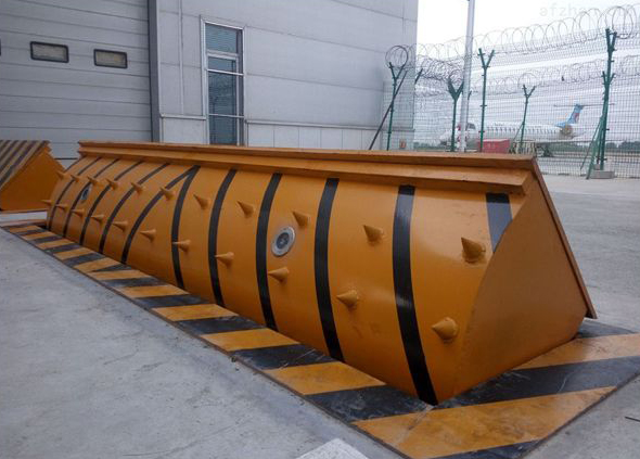 路障机 - 中出网-智能出入口与停车充电门户