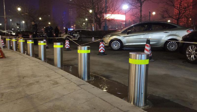 升降柱 - 中出网-智能出入口与停车充电门户