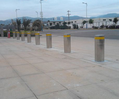 升降柱 - 中出网-智能出入口与停车充电门户