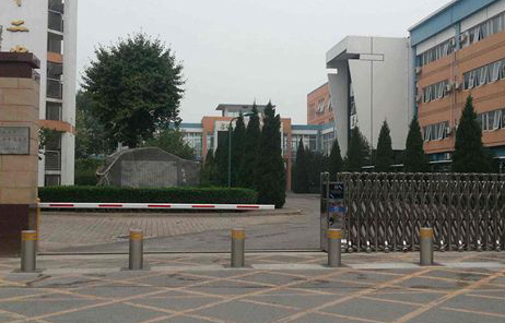 升降柱 - 中出网-智能出入口与停车充电门户