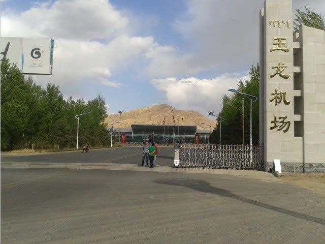喜迎赤峰出安智能电动伸缩门进驻赤峰玉龙机场