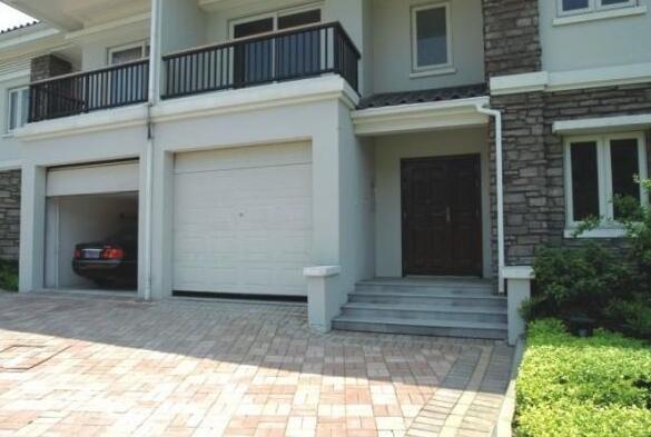 邢台出安智能车库门成功牵手清山•漫香林