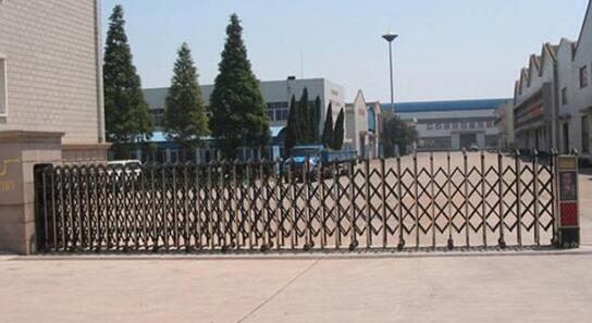 邢台出安智能伸缩门进驻邢台市启智学校