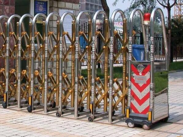 邢台出安智能伸缩门让永康万国城显得更有个性