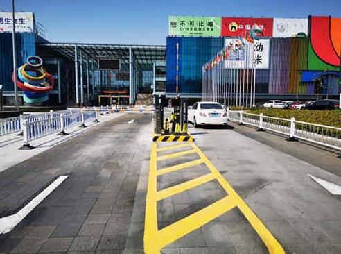 科拓无人收费停车场系统在湖州织里中国童装城停车场项目正式启动运营