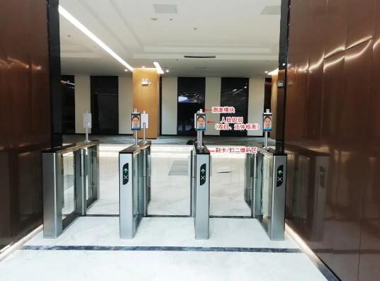 道尔人脸识别测温一体机