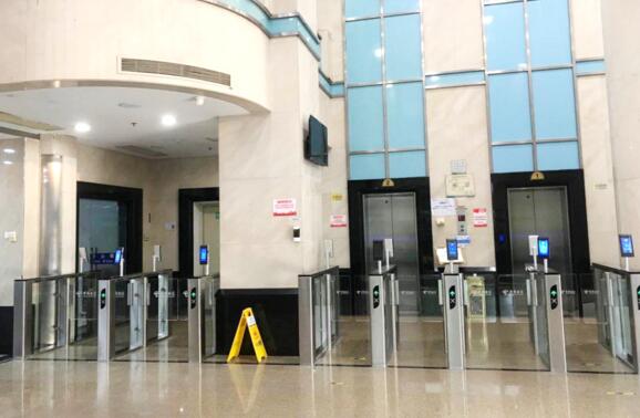 中国电信再选道尔人脸识别一体机