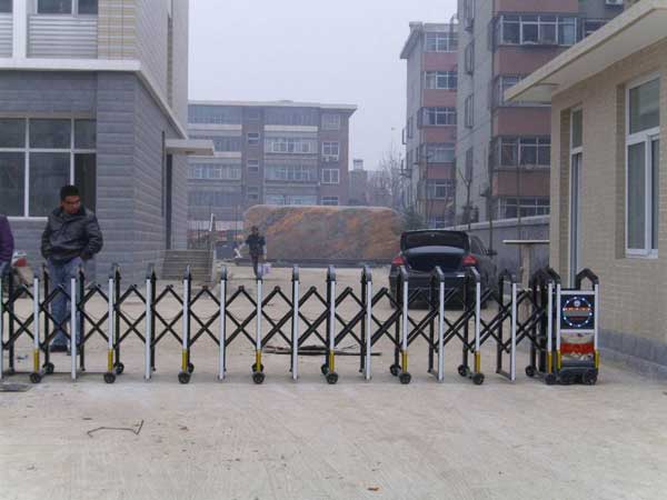 德阳西都名苑电动伸缩门案例