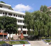 鳌阳中学选择宁德出安伸缩门作为校大门