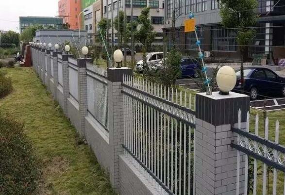 热烈祝贺达州出安智能围墙护栏进驻达州滨江•四季花城