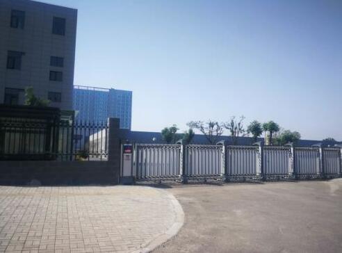 衡水神龙实业有限公司大门口的电动伸缩门由衡水出安智能提供