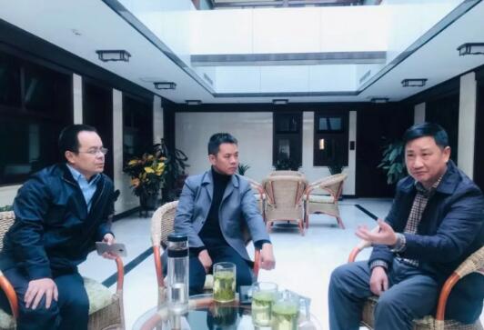 执行会长王建柱携秘书处一行五人专程拜访了拜访眉山市驻北京联络处