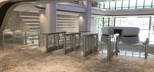 深圳城管局出入口闸机安装