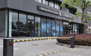 深圳出安智能直杆道闸是劳斯莱斯汽车（深圳）大门口车辆管理好帮手