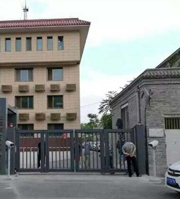 铜仁公安局悬浮折叠门案例 - 中出网-智能出入口与停车充电门户